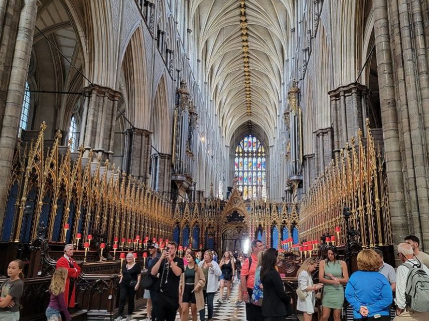 London: Buckingham, Big Ben & Westminster Abbey Tour - Stroll Through Parliament Square and St. James’s Park Without Losing the Day