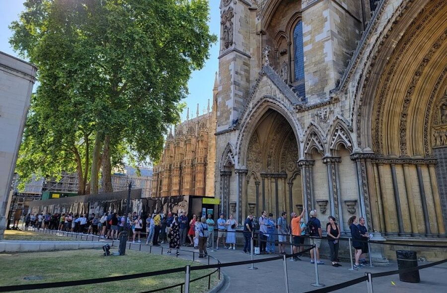 London: Buckingham, Big Ben & Westminster Abbey Tour - What You Will See Outside, and What You Will Not Enter