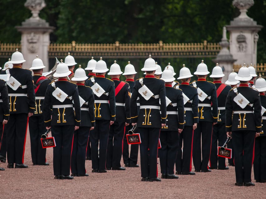 London: Buckingham Palace and Changing of the Guards Tour - Who This Tour Suits Best (and Who Should Be Careful)