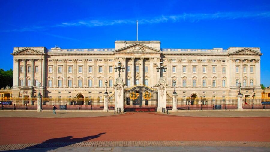 London: Buckingham Palace & Changing of the Guard Experience - Why this royal walk feels worth your time