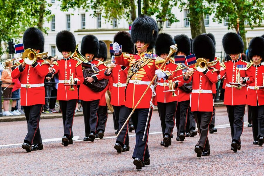 London: Buckingham Palace Entry & Changing of the Guard Tour - Buckingham Palace State Rooms and the Guard Change, in 2.5 Hours