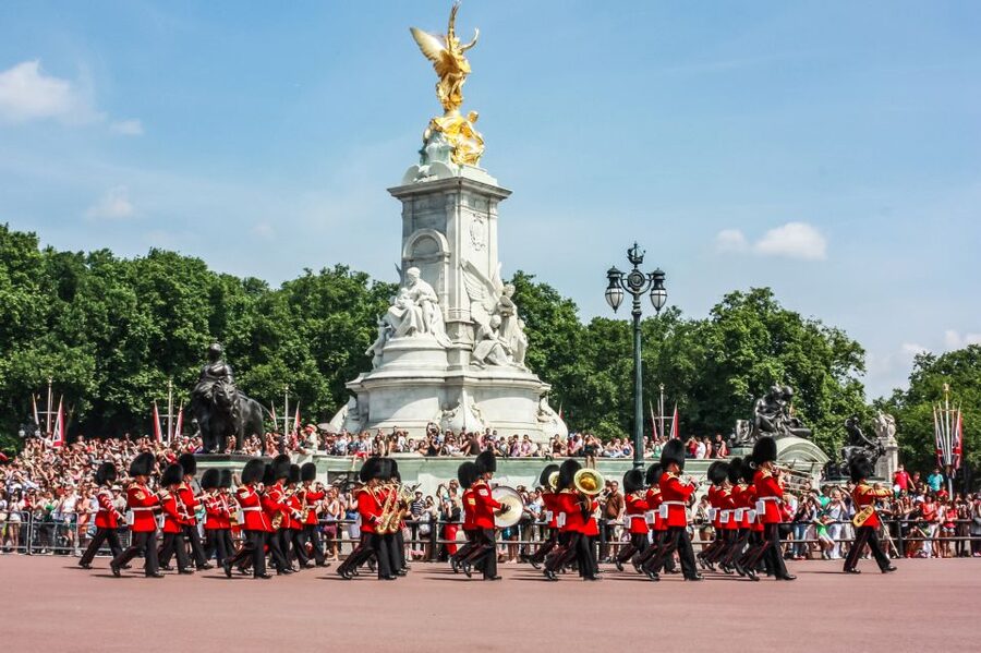 London: Buckingham Palace Entry & Changing of the Guard Tour - Meeting at Duke of York Column, Waterloo Place: Getting There Without Drama