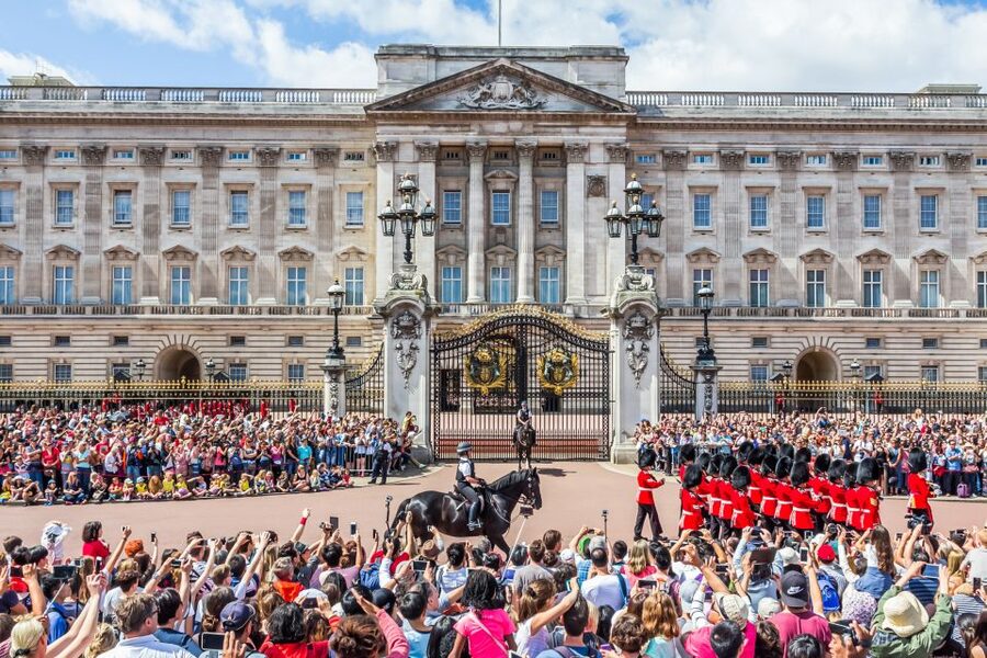 London: Buckingham Palace Entry & Changing of the Guard Tour - Price and Value at $97: Is It Worth It?