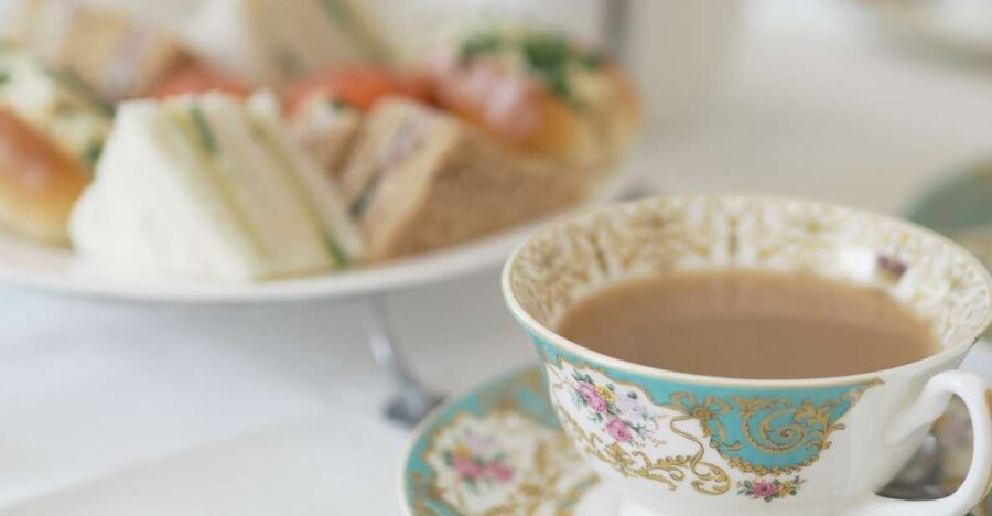 London: Buckingham Palace Walk & Tea at Kensington Palace - Green Park Meet-Up: Start Where London’s Royals Begin