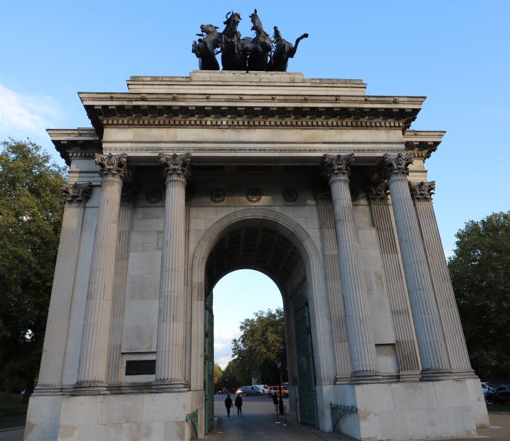 London: Buckingham Palace Walk & Tea at Kensington Palace - Tour Pace, Comfort, and Who This Fits