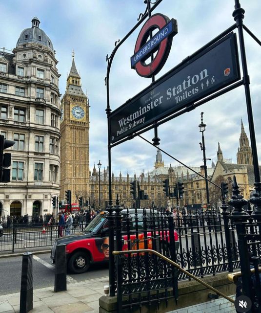London: Buckingham Palace & Westminster Guided Walking Tour - Trafalgar Square and Nelson’s Column: the photo stop with a civic pulse