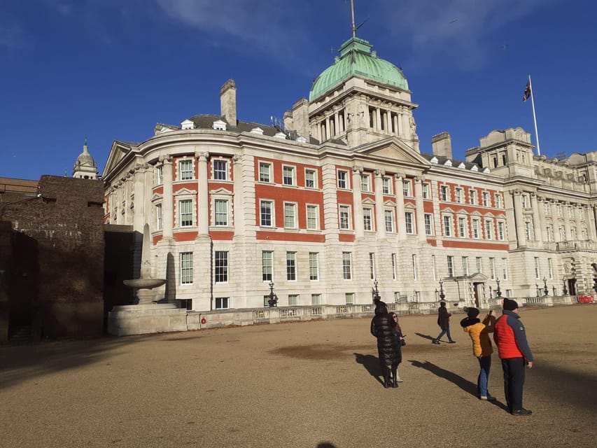 London: Central London Outdoor Tour - Whitehall and the royal-to-government shift