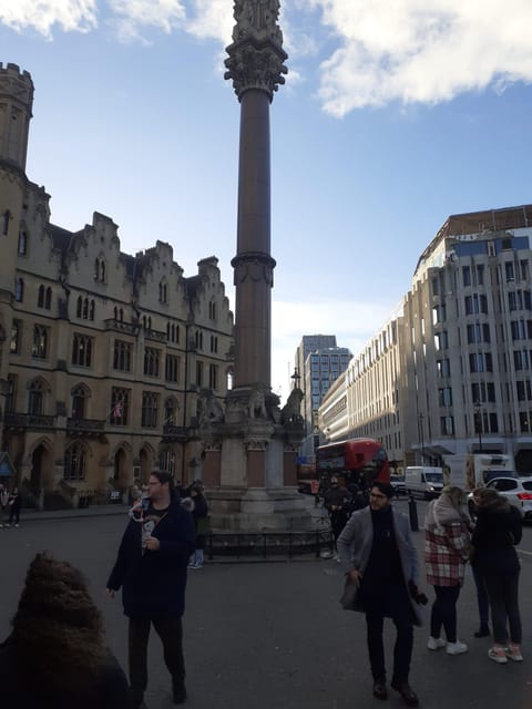 London: Central London Outdoor Tour - Outdoor logistics: how to keep the experience pleasant