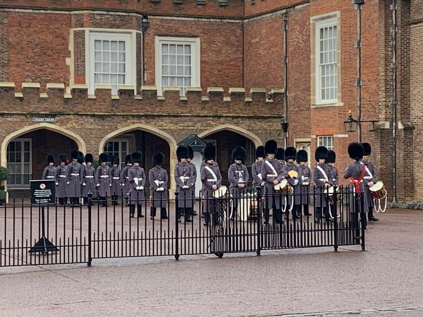 London: Changing of the Guard Experience with a Historian - Meeting Point at Sir Henry Havelock, Finding the Red Fantastic Walks Flag