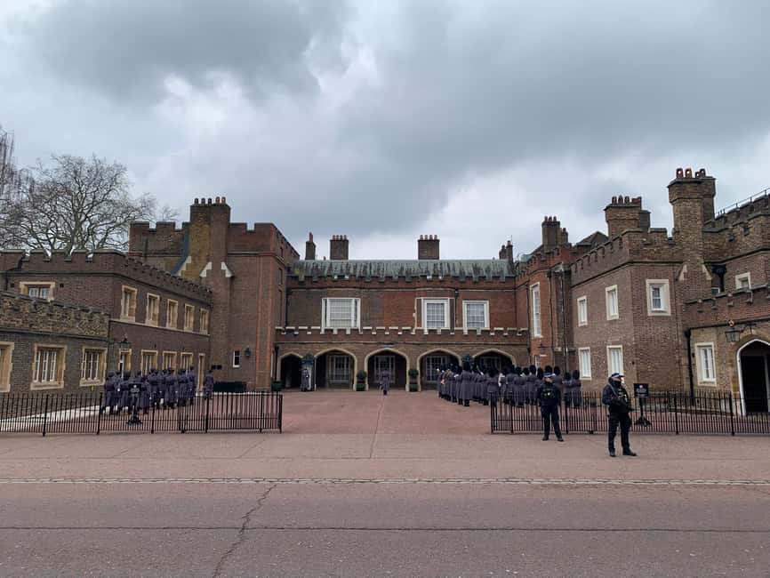 London: Changing of the Guard Experience with a Historian - Marching Pace, Rain Moves, and When Plans Change