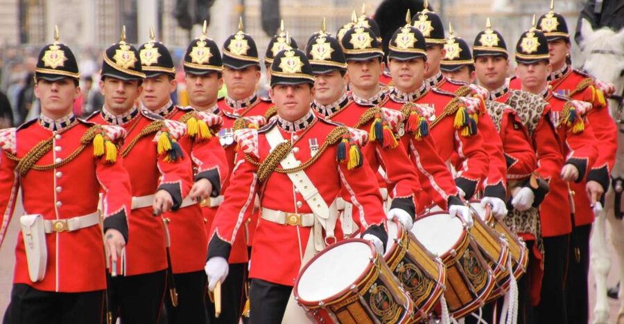 London: Changing of the Guard Private Group or Family Tour - Small details that improve your comfort and photos