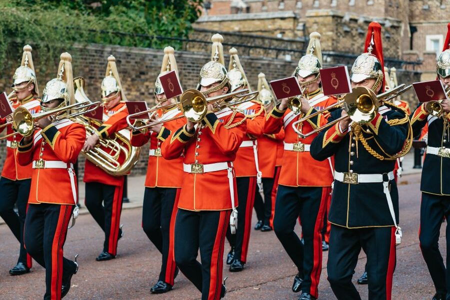 London: Changing of The Guard Tour - Key highlights you’ll feel right away