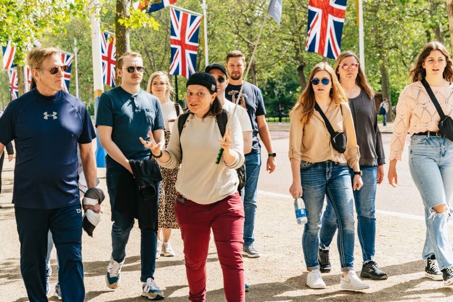 London: Changing of the Guard Tour by Buckingham Palace - Optional add-ons: Royal Mews and the King’s Gallery