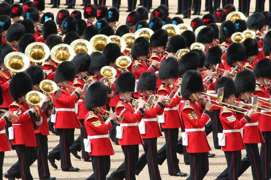 London Changing of the Guard Tour - Front Row 12 guests 2,5h - Where You Meet and How You Start Seeing the Parade Route