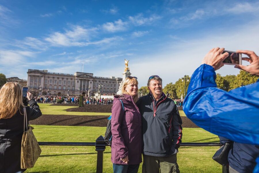 London: Changing of the Guard Walking Tour - The royal route: Wellington Barracks and Clarence House context you’ll notice