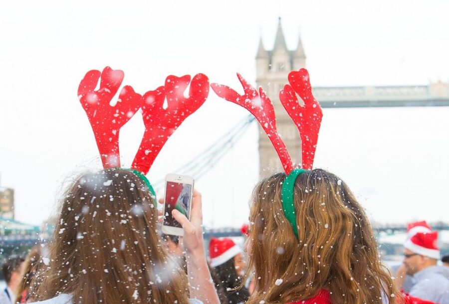 London: Christmas Day Sightseeing Cruise - Families and children rules on Christmas Day