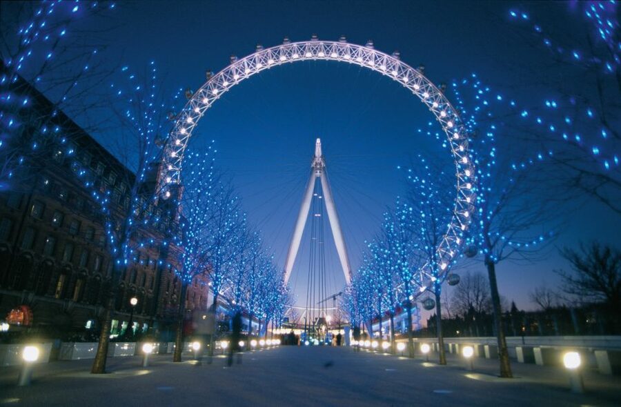 London: Christmas Eve City Tour with Dinner & Midnight Mass - Panoramic London by Night: The Route You Actually Came For