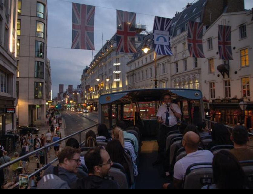London: Christmas Lights Bus Tour With Live Guide - Regent Street Angels and Oxford Street Stars: Where You Get the Best Photo Payoff