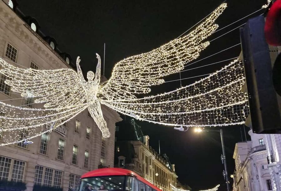 London: Christmas Lights Guided Walking Tour Small Group - Trafalgar Square Christmas Market and the Norway Christmas tree