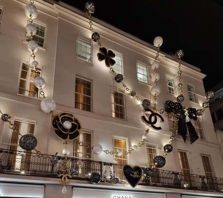 London: Christmas Lights Guided Walking Tour Small Group - The guide makes the difference: Daniel, Antonio, and the best kind of storytelling