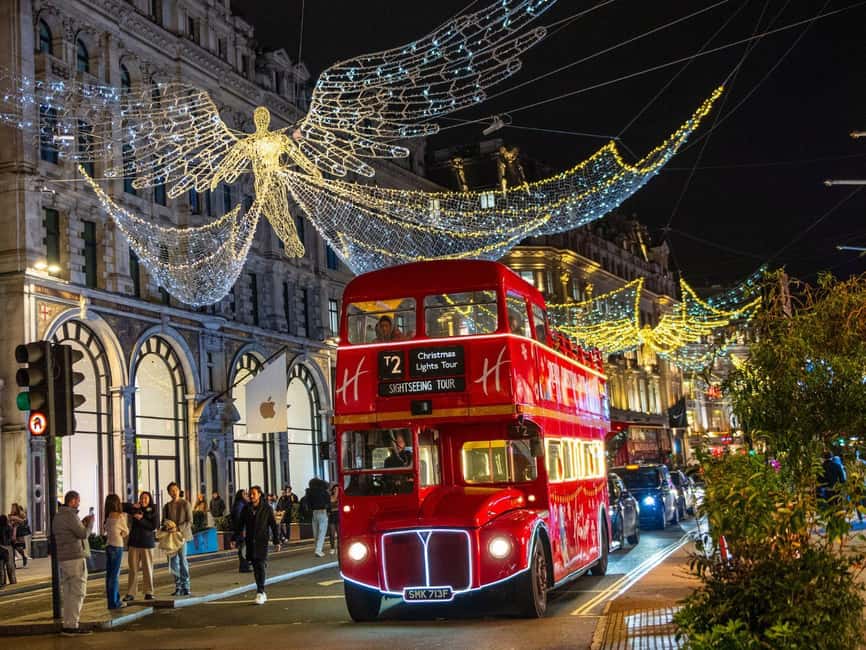 London: Christmas Lights Tour by Vintage Bus - Onboard guide style and music: how the fun stays on track