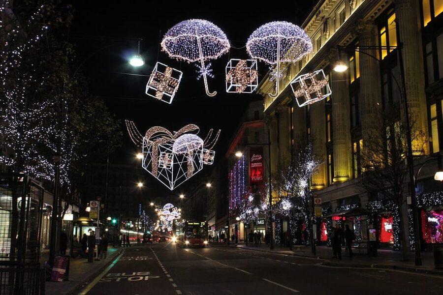 London: Christmas Lights Tour by Vintage Double-Decker Bus - How the open-top ride really feels in December