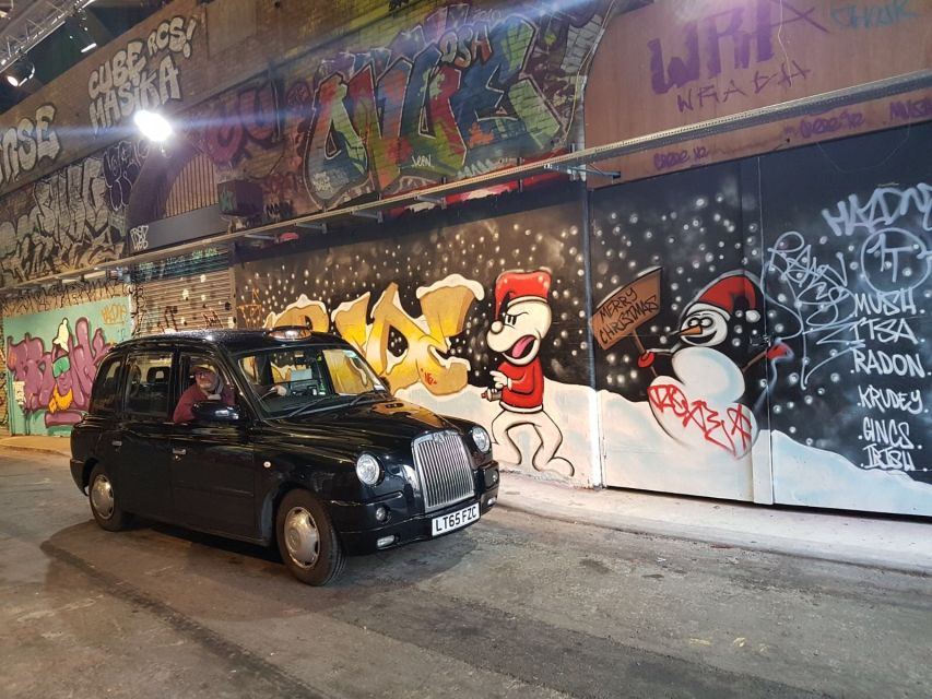 London: Christmas Lights Tour in a Black Cab - Price and Value for a Private Group Up to 6