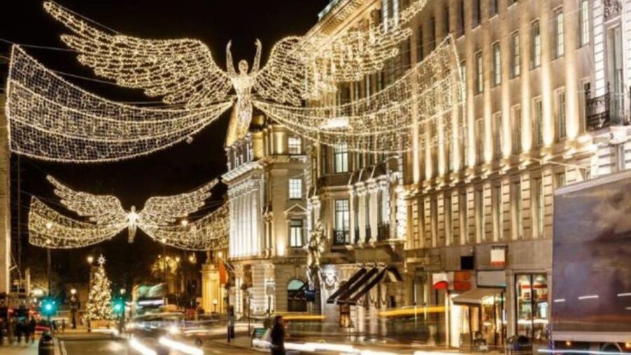London: Christmas Lights Tour, Mince Pies, & Festive Drinks - The Singalong Part: How to Get the Holiday Mood Without a Choir Voice