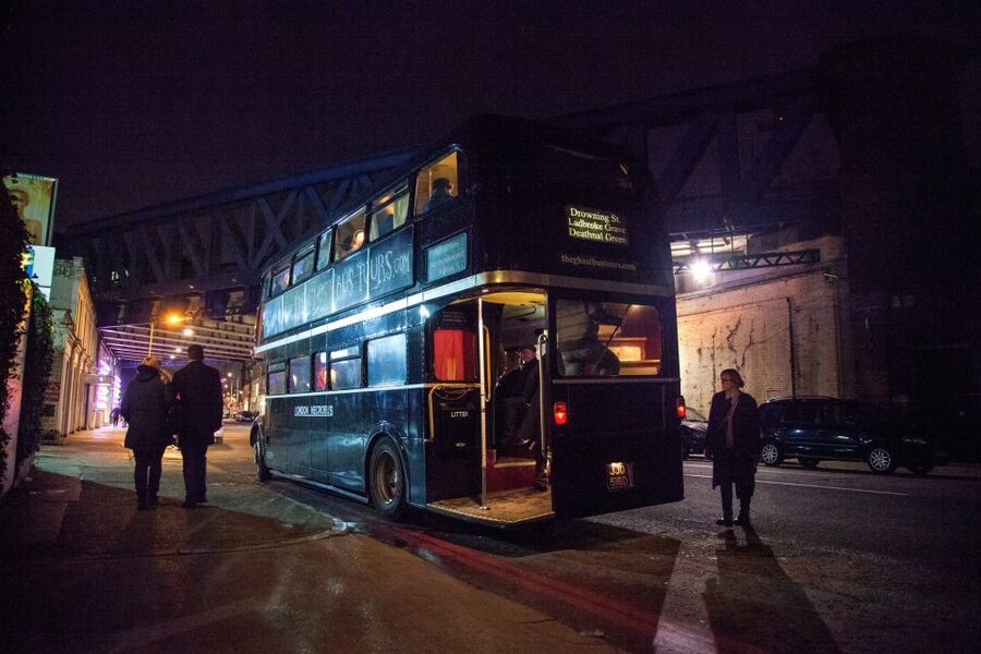 London: Comedy Horror Ghost Tour on a Bus - The one-hour show format, and how the comedy horror pacing works