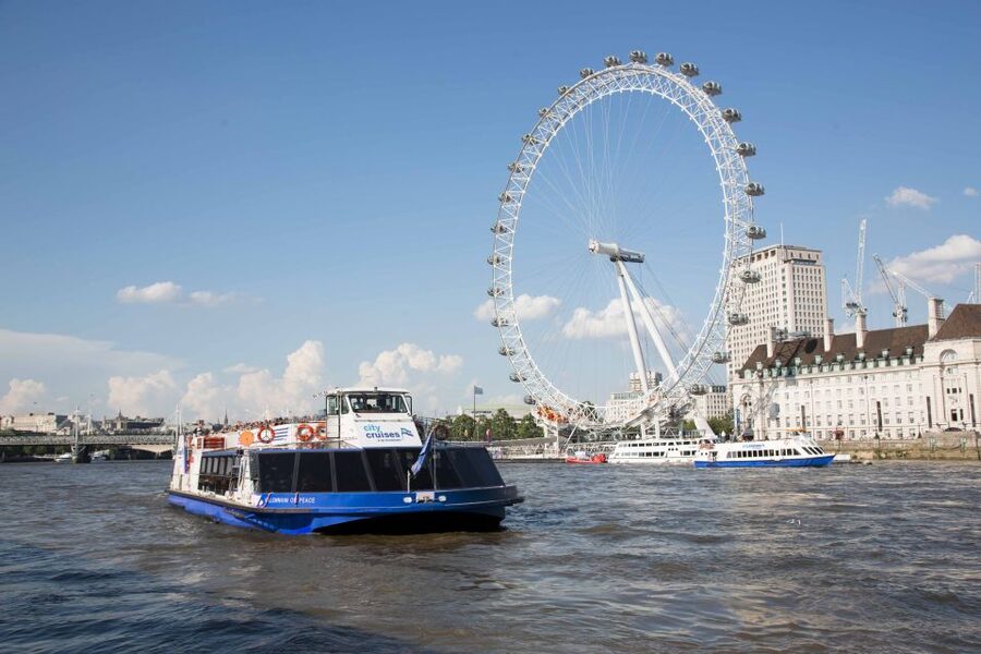 London: Crown Jewels Tour with River Cruise - City of London vibes: where the capital first took shape