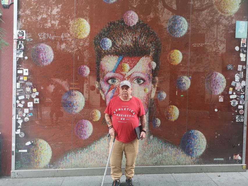 London: David Bowie Walking Tour - Key highlights to look for