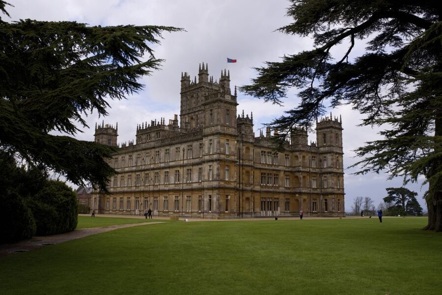 London: Downton Abbey, Cotswolds, and Highclere Castle Tour - Cogges Manor Farm, where Yew Tree Farm scenes come to life