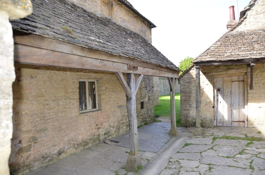 London: Downton Abbey Countryside Black Taxi VIP Tour - Who should book this Downton Abbey VIP taxi tour