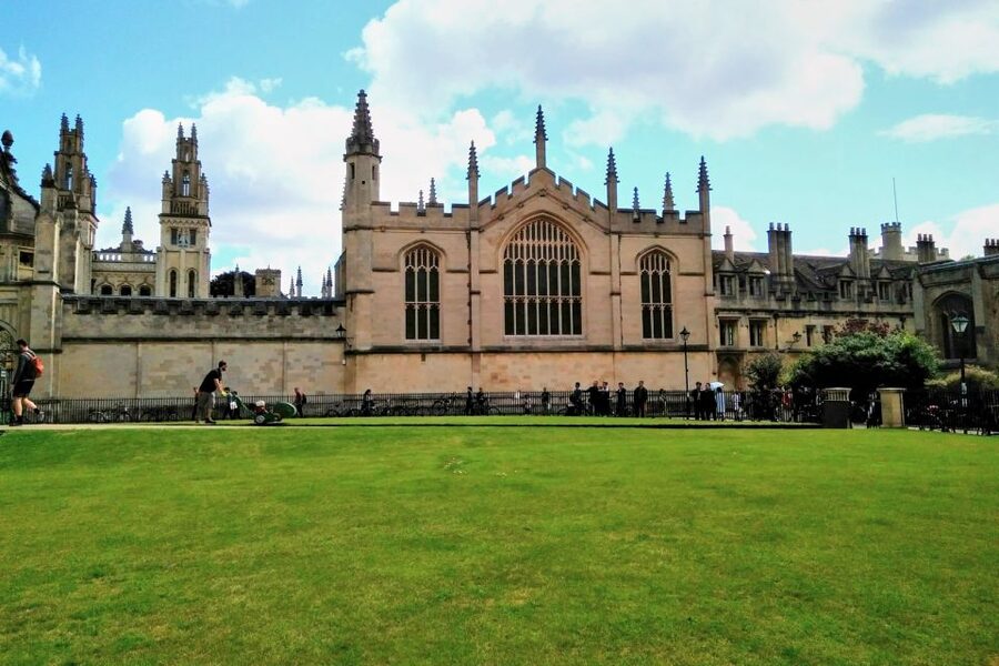 London: Downton Abbey Tour with Highclere, Bampton & Oxford - Key highlights at a glance