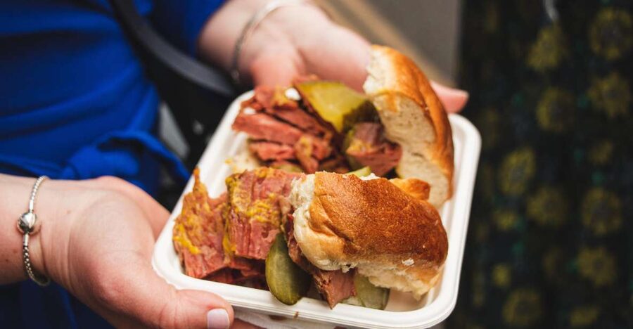 London: East End Food Tour - Salt Beef Beigel at Beigel Bake: The Iconic Bite