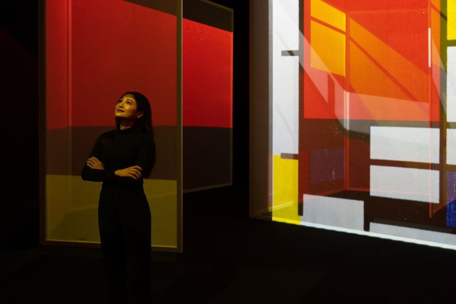 London: Entry Ticket to Frameless Immersive Art Experience - Photos and the best spots for camera-friendly moments