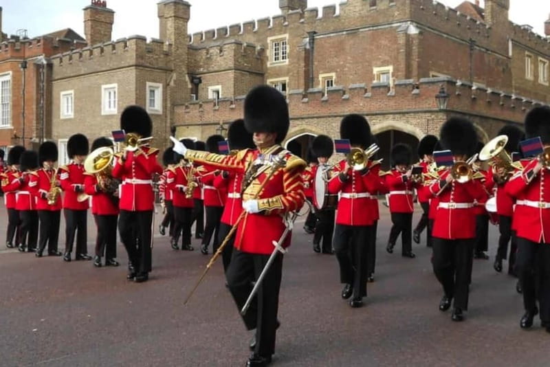 London: Essential tour and changing of the guard (group or private) - Why This 2.5 Hour Royal Walk Fits Real Travel Schedules