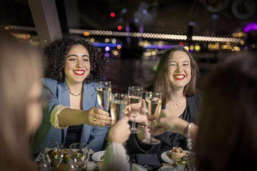 London: Festive New Year’s Eve 4-Course Dinner Cruise - Key Highlights at a Glance