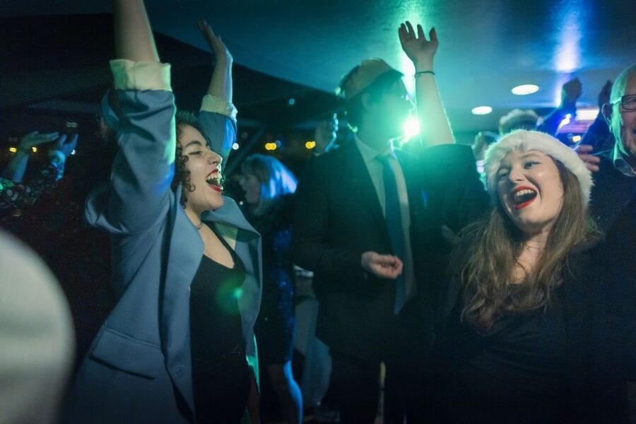 London: Festive New Year’s Eve 4-Course Dinner Cruise - London New Year’s Eve on the Thames: Why This Works