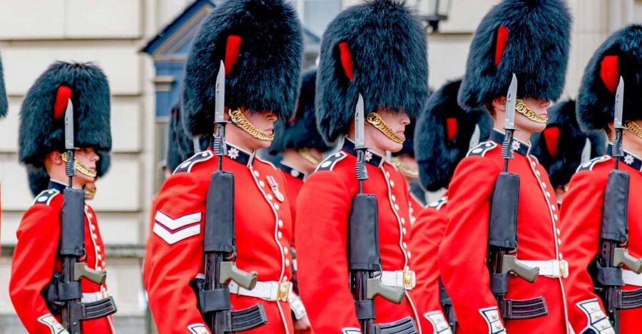 London: Full-Day Sightseeing Bus Tour with River Cruise - Greenwich Walking Tour: A Calmer Pause in the Day