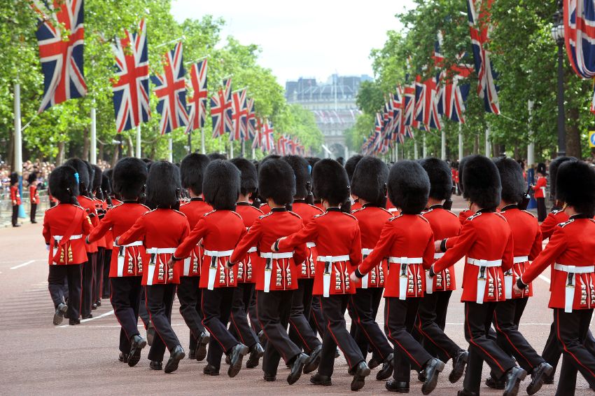 London Full-Day Tour by Black Cab - Tower of London to Tower Bridge: Medieval Fortress Meets Photo-Perfect Views