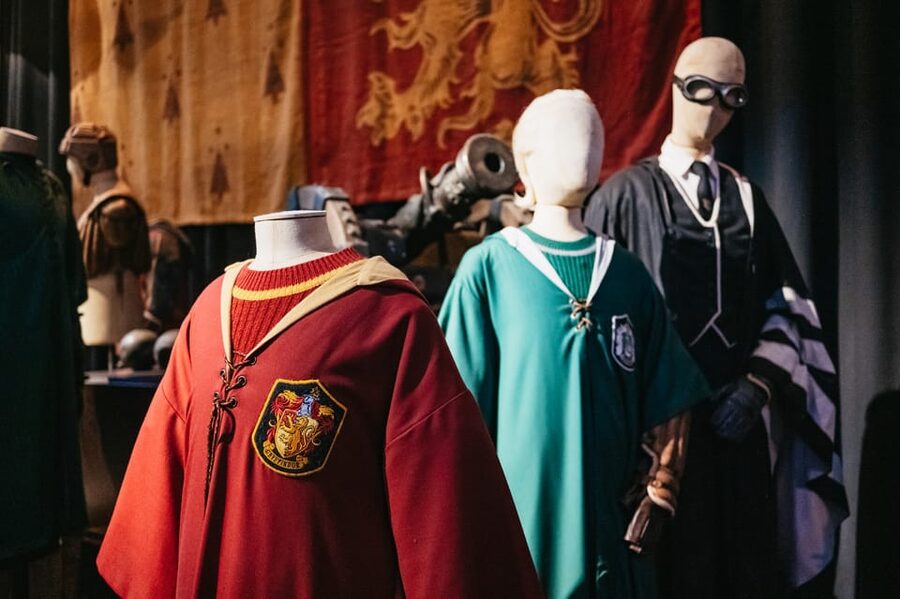 London: Fully-Guided Making of Harry Potter Tour - Diagon Alley and Gringotts vault sets: where you slow down on purpose