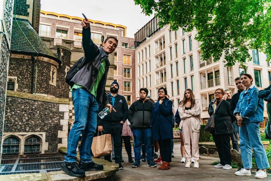 London: Ghastly Ghosts 2-Hour Walking Tour - Price and Value for a $33 London Ghost Tour