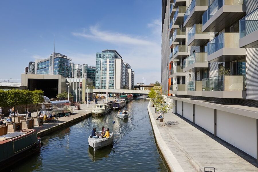 London: GoBoat Rental for Regent's Canal & Paddington Basin - The Picnic Setup: Bring Food, Add Comfort, Keep It Simple