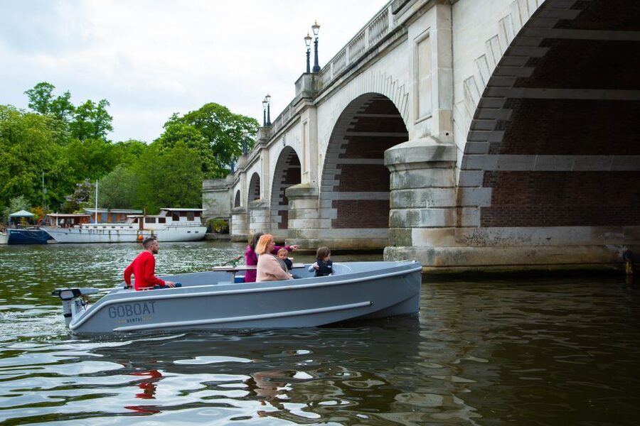 London: GoBoat Rental in Kingston upon Thames - How GoBoat self-drive captaincy works in practice