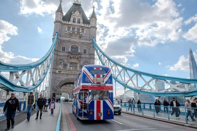 London: Great British Afternoon Tea Bus Tour - Stop-by-stop: what you see from St Paul’s to Piccadilly Circus