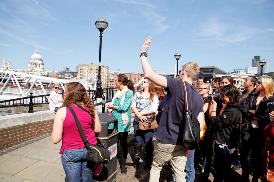 London: Guided Harry Potter Tour - Knight Bus bridge and the red telephone box: the movie moments you will remember