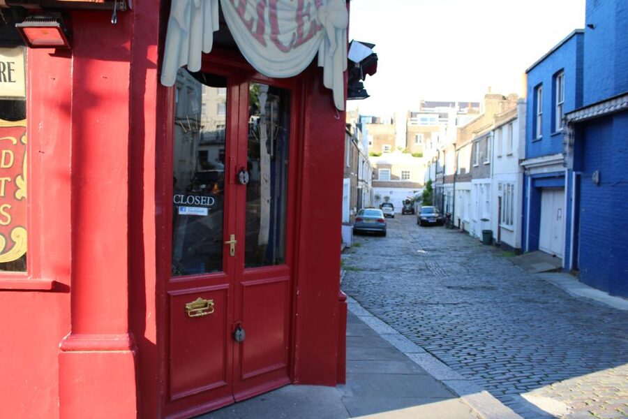 London: Guided Paddington Bear Walking Tour - Portobello Market and the Pleasure of a Non-Crowd Route