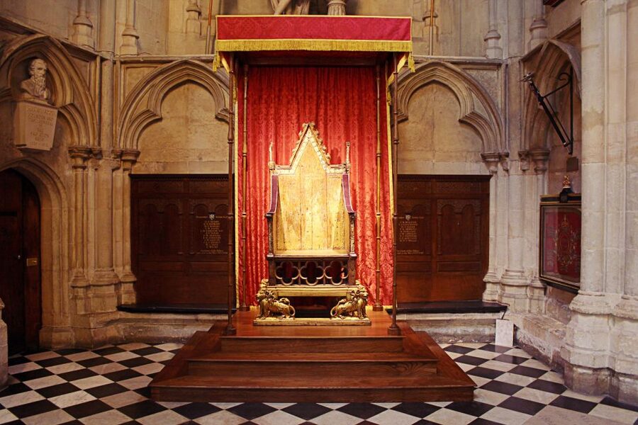 London: Guided Westminster Abbey Tour and Refreshments - Cellarium coffee and pastries inside a medieval undercroft
