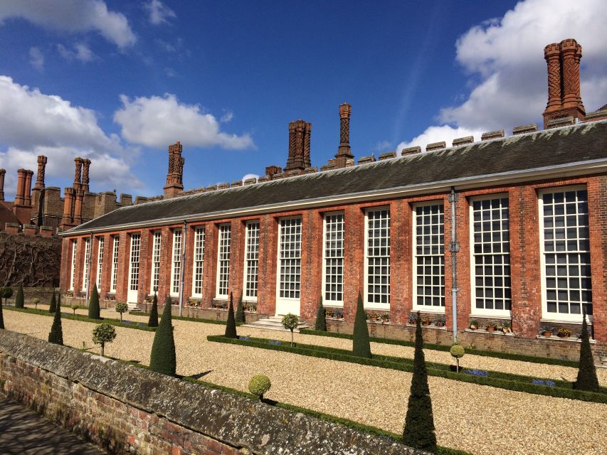 London: Hampton Court Private Guided Tour - William and Mary apartments, then gardens that actually deliver